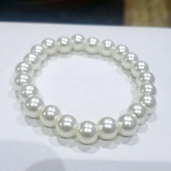 Pearl Bracelet - Picture 2 of 5